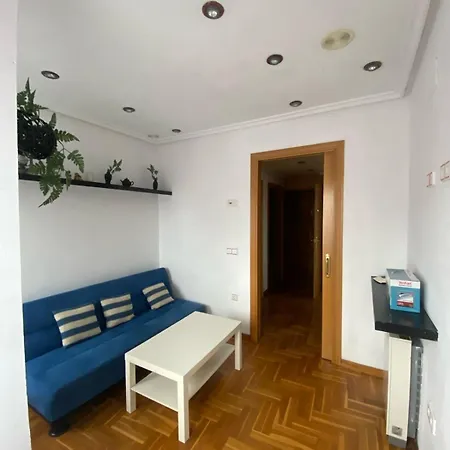 Проживание в семье En *